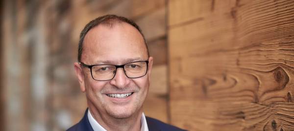 Für Bau und Ausbau zuständiger Vorstand bei der ERL Immobilien AG: Fritz Kumpf …