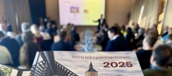 Mehr als 150 Gäste nutzten das Vertriebspartnerforum, um sich in persönlichen  …