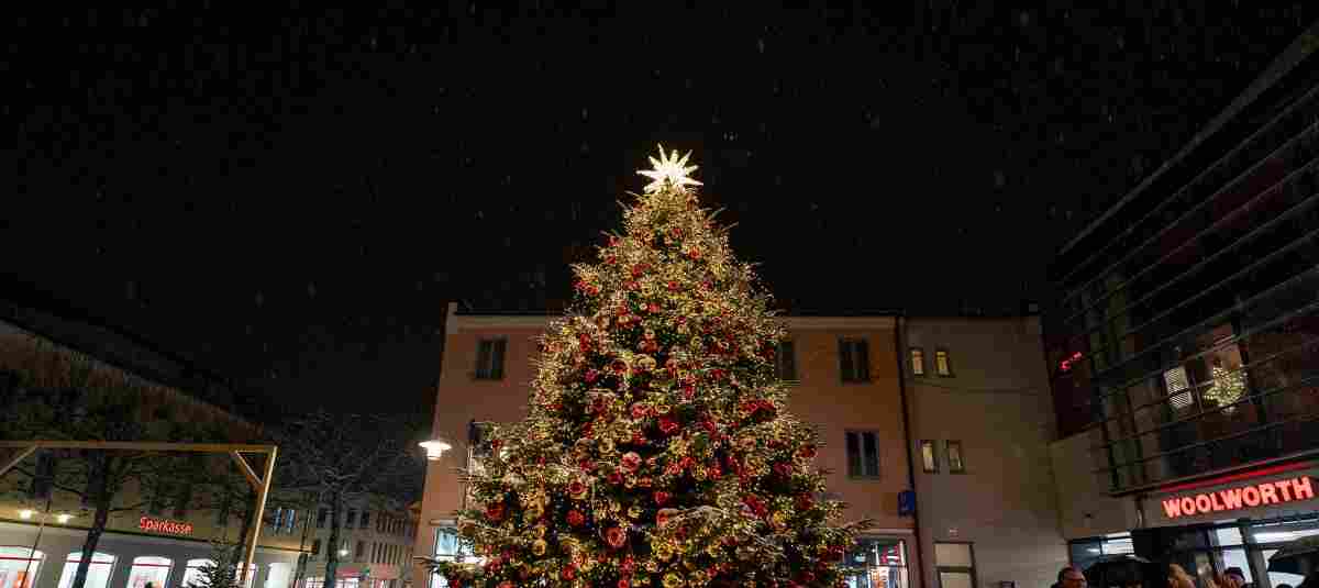 Feierliche ERLeuchtung des Christbaums am Oberen Stadtplatz