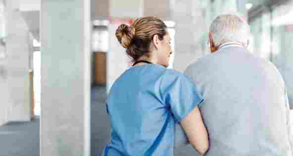 Pflege: Zahl der Beschäftigten steigt