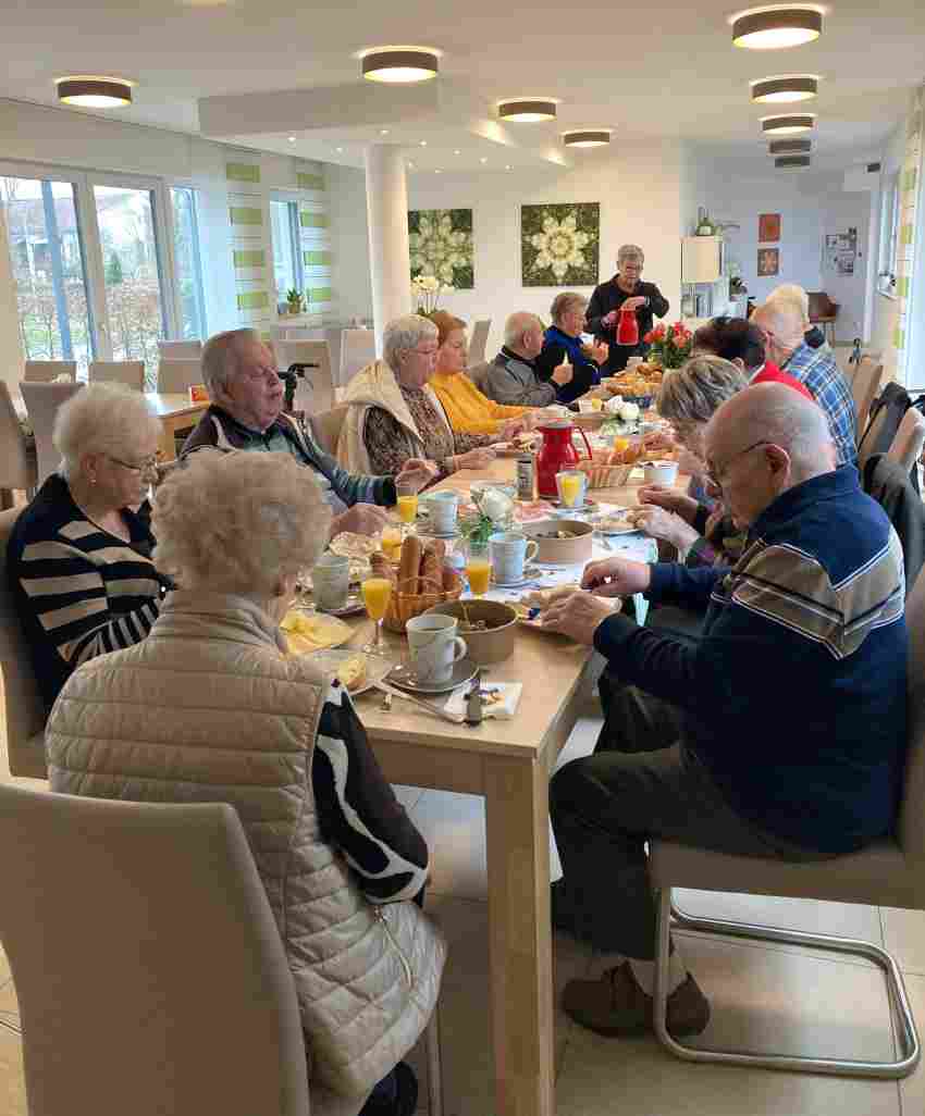 Beim gemeinsamen Brunchen kommt der Genuss nicht zu kurz. Beim gemeinsamen Brunchen kommt der Genuss nicht zu kurz.