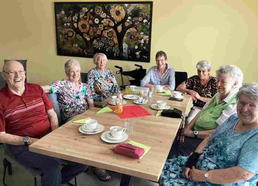 Regelmäßig stehen gesellige Treffen an, die eine perfekte Gelegenheit zum Austausch bieten. Regelmäßig stehen gesellige Treffen an, die eine perfekte Gelegenheit zum Au ...