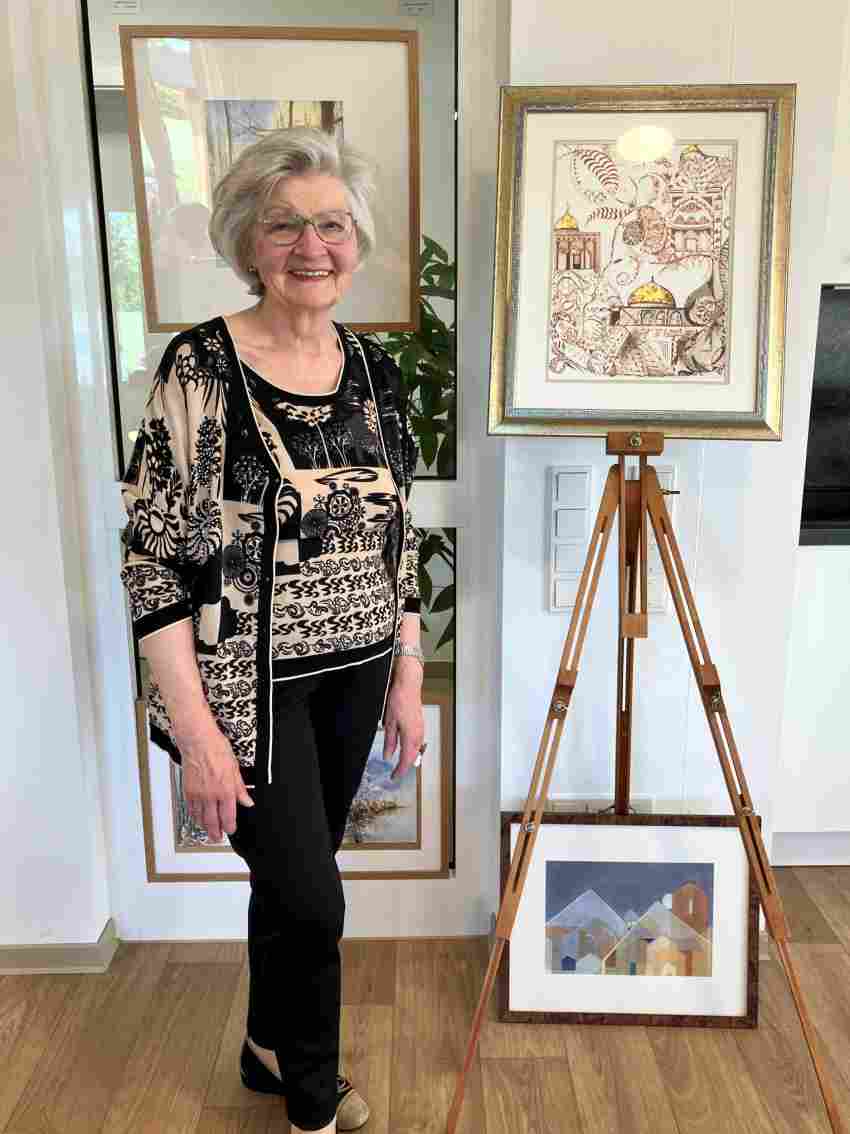 Willkommen zur Vernissage! Unter der professionellen Anleitung einer Bewohnerin haben sich auch regelmäßige Mal- und Zeichenstunden etabliert. Willkommen zur Vernissage! Unter der professionellen Anleitung einer Bewohne ...