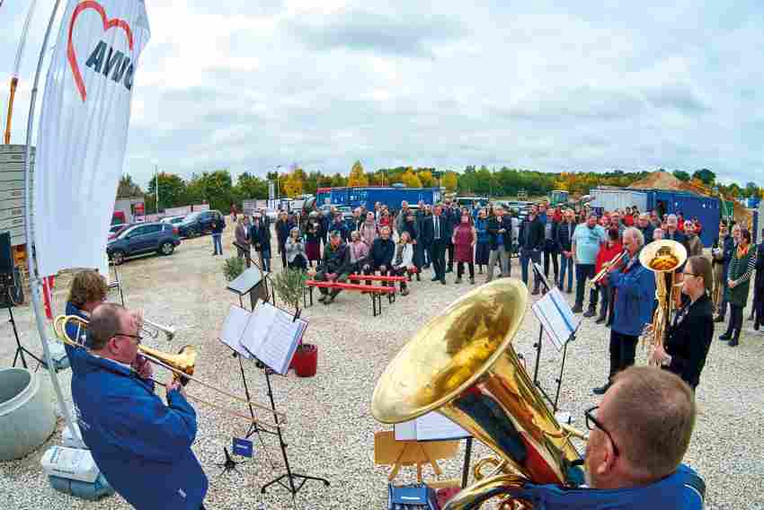 Die musikalische Umrahmung der Veranstaltung übernahm das Bläserensemble der Stadtkapelle, das „Zirndorfer Blechspielzeug“. Die musikalische Umrahmung der Veranstaltung übernahm das Bläserensemble der ...