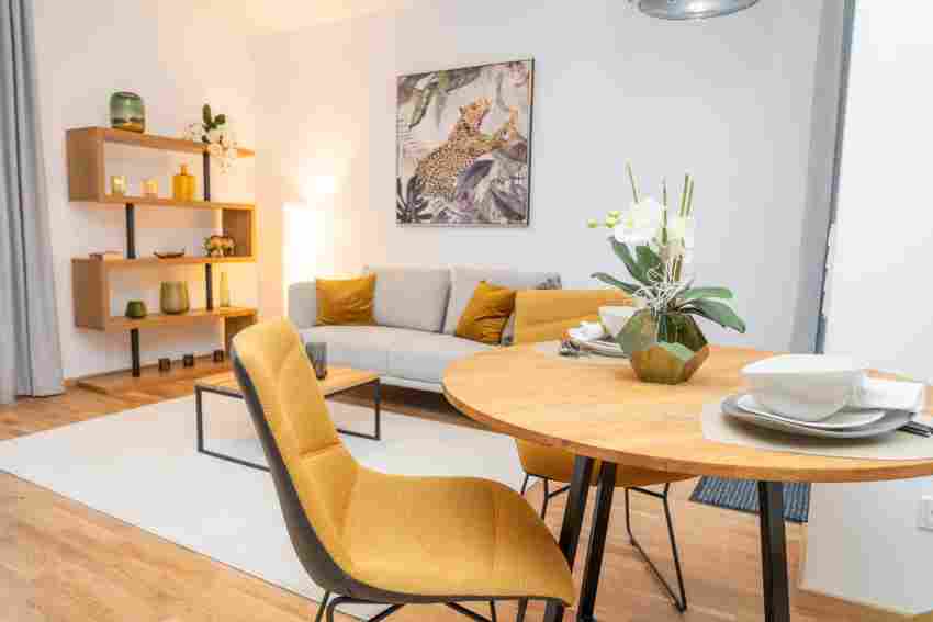 Die hochwertig ausgestatteten Appartements sind vor allem auch für Paare geeignet. Zugehörige Terrassen und Balkone erweitern den Wohnkomfort (Referenzbild: Betreutes Wohnen Deggendorf). Die hochwertig ausgestatteten Appartements sind vor allem auch für Paare gee ...