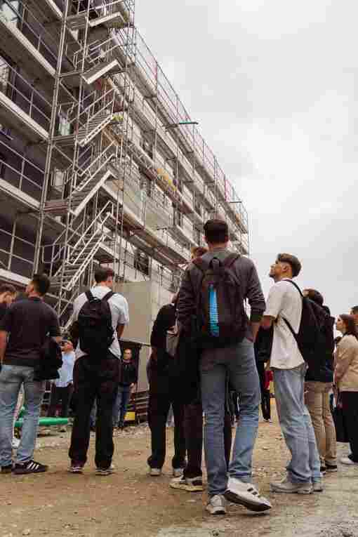 Die Studierenden der THD konnten sich ein umfassendes Bild von der Baustelle ...